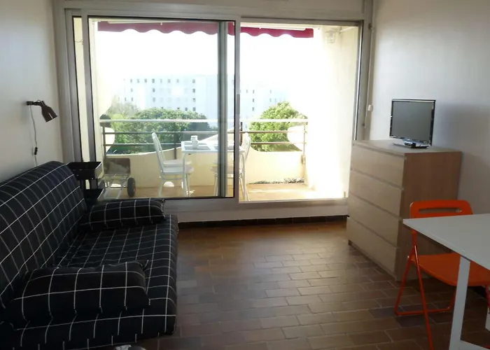 Cabine, Piscine, Proche Et Commerces - Fr-1-328-219 *